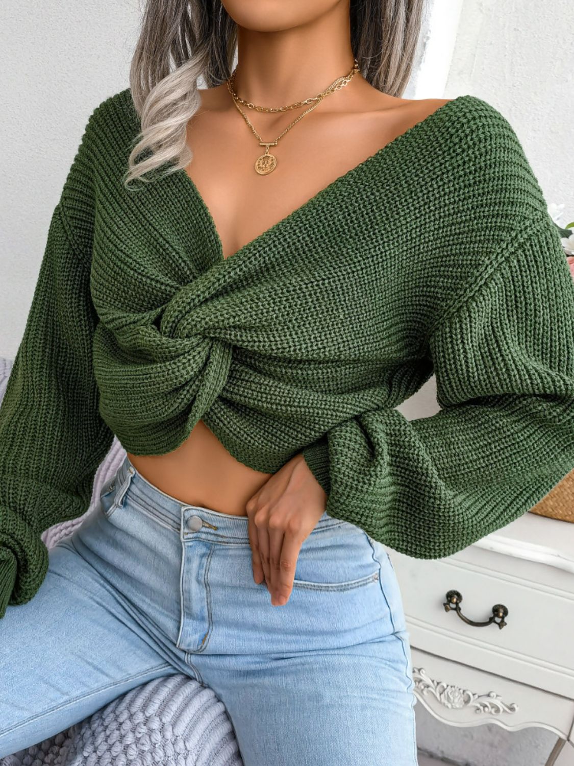 PLOT TWIST LONG SLEEVED TWISTED FRONT CROPPED SWEATER